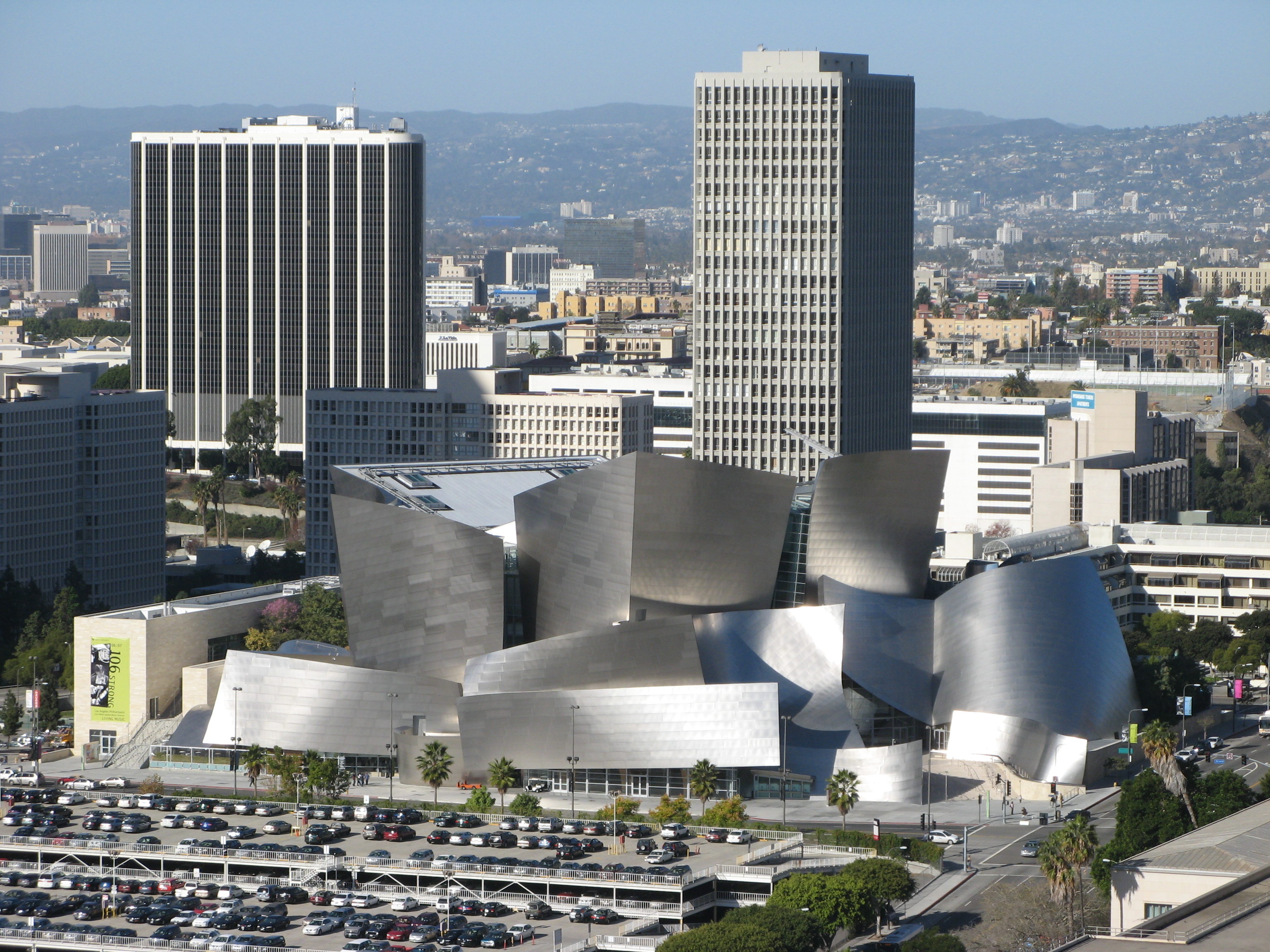 Зал уолта диснея. Лос Анджелес концертный зал Уолта Диснея. Фрэнк Гери Лос Анджелес. Фрэнк Гери концертный зал Диснея в Лос Анджелесе. Концертный зал Уолта Диснея в Лос-Анджелесе архитектура.