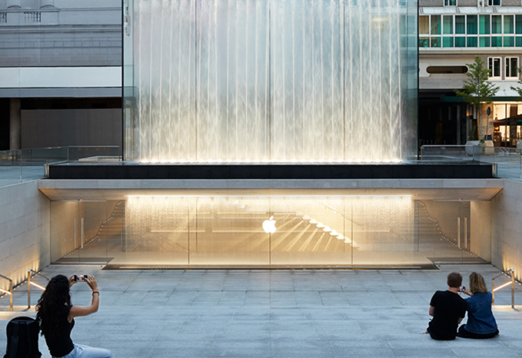 Il nuovo Apple Store di Milano: un capolavoro a pochi passi dal Duomo